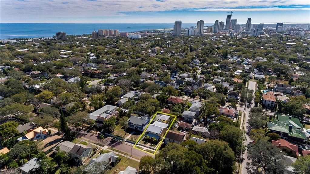 134 15TH AVENUE N, ST PETERSBURG, Florida 33704, 5 Bedrooms Bedrooms, 12 Rooms Rooms,3 BathroomsBathrooms,Residential,For sale,15TH,U7846445