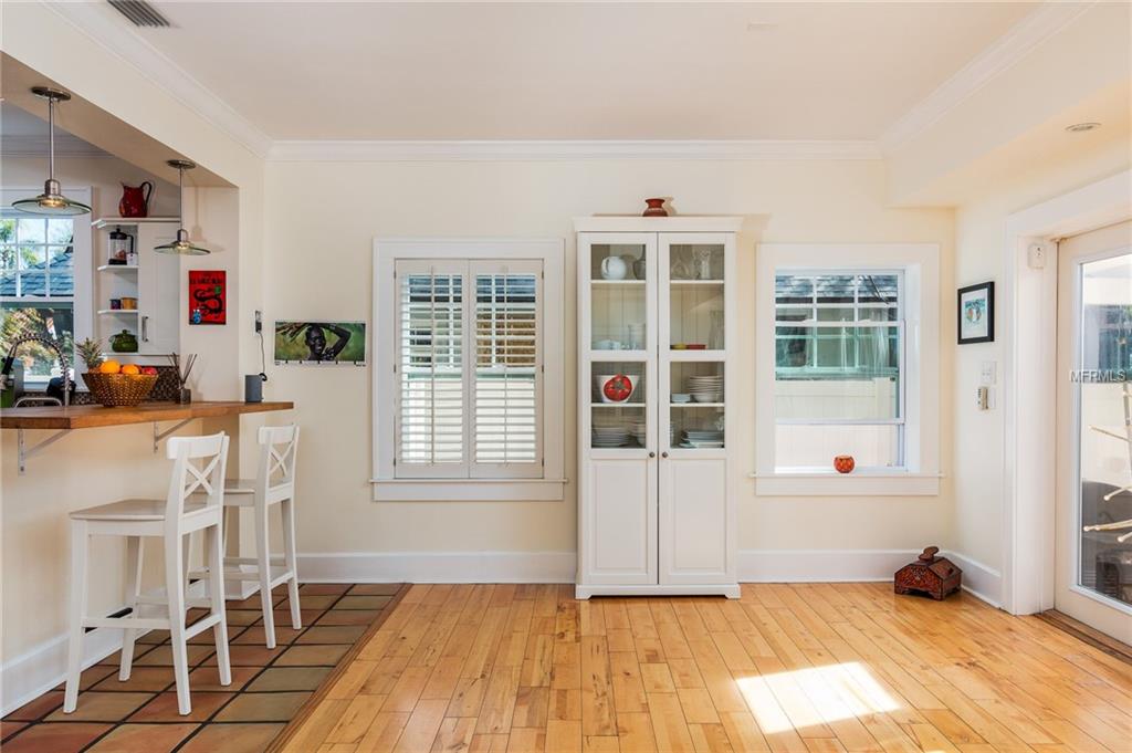 134 15TH AVENUE N, ST PETERSBURG, Florida 33704, 5 Bedrooms Bedrooms, 12 Rooms Rooms,3 BathroomsBathrooms,Residential,For sale,15TH,U7846445