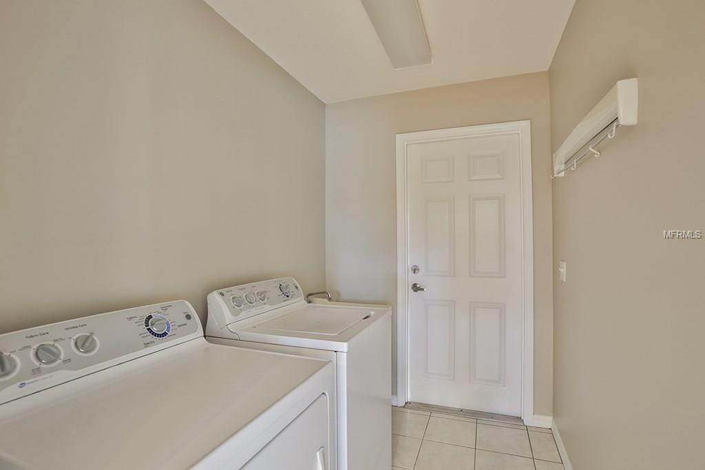 3916 BUCKINGHAM LOOP DRIVE, VALRICO, Florida 33594, 4 Bedrooms Bedrooms, 6 Rooms Rooms,2 BathroomsBathrooms,Residential,For sale,BUCKINGHAM LOOP,T2928325