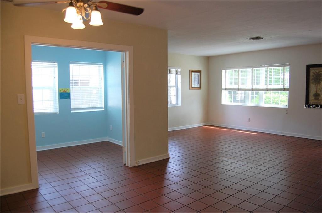 345 30TH AVENUE N, ST PETERSBURG, Florida 33704, 3 Bedrooms Bedrooms, 5 Rooms Rooms,2 BathroomsBathrooms,Residential,For sale,30TH,U7821146