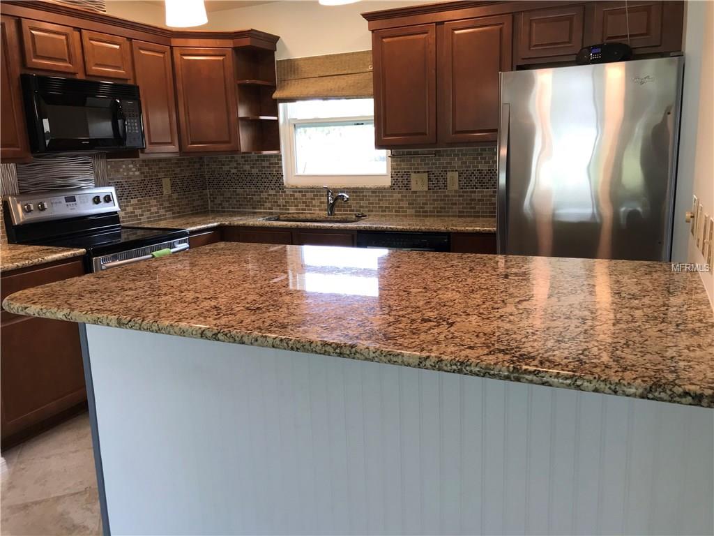 910 VILLAGE GREEN PARKWAY, BRADENTON, Florida 34209, 2 Bedrooms Bedrooms, 6 Rooms Rooms,2 BathroomsBathrooms,Residential,For sale,VILLAGE GREEN,A4198827