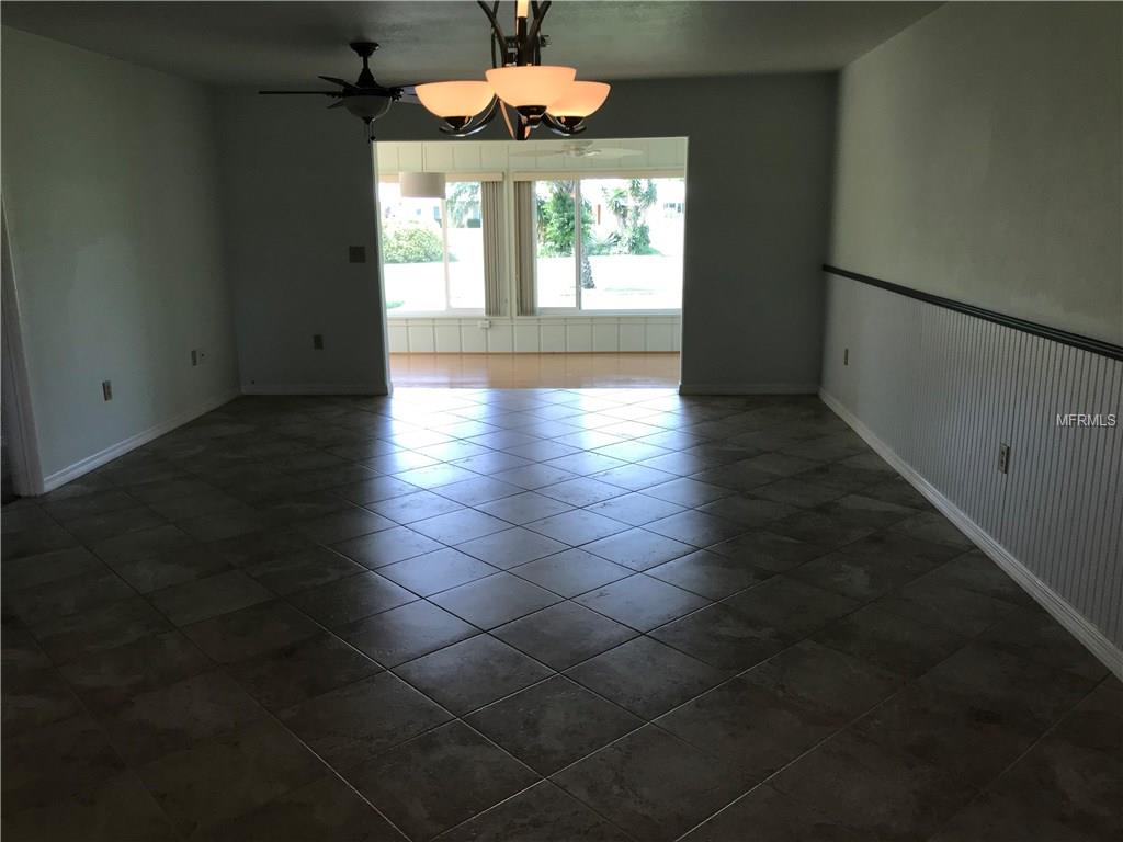 910 VILLAGE GREEN PARKWAY, BRADENTON, Florida 34209, 2 Bedrooms Bedrooms, 6 Rooms Rooms,2 BathroomsBathrooms,Residential,For sale,VILLAGE GREEN,A4198827