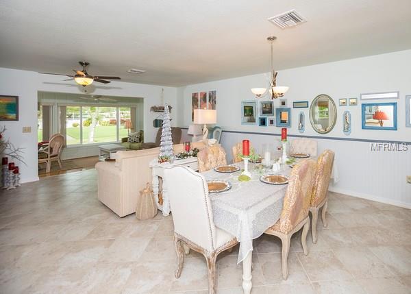 910 VILLAGE GREEN PARKWAY, BRADENTON, Florida 34209, 2 Bedrooms Bedrooms, 6 Rooms Rooms,2 BathroomsBathrooms,Residential,For sale,VILLAGE GREEN,A4198827