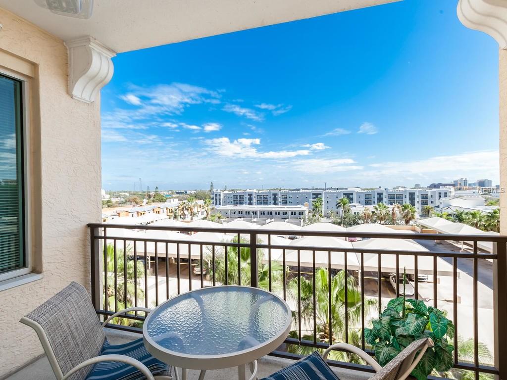 750 N TAMIAMI TRAIL, SARASOTA, Florida 34236, 2 Bedrooms Bedrooms, 5 Rooms Rooms,2 BathroomsBathrooms,Residential,For sale,TAMIAMI,A4208216