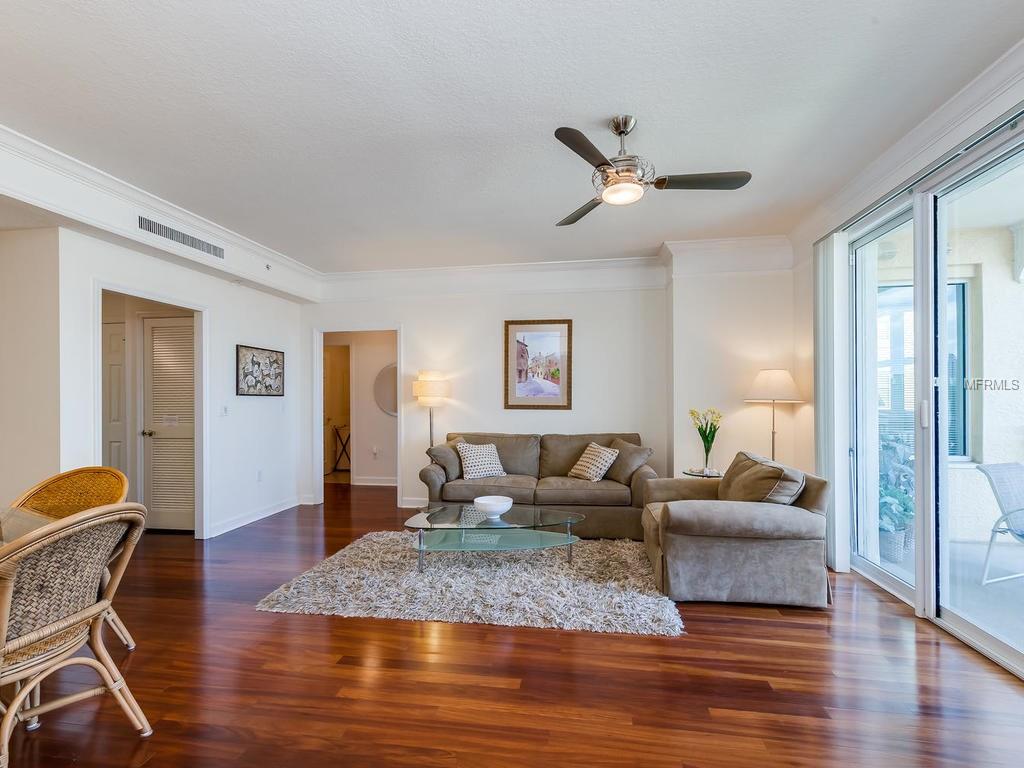 750 N TAMIAMI TRAIL, SARASOTA, Florida 34236, 2 Bedrooms Bedrooms, 5 Rooms Rooms,2 BathroomsBathrooms,Residential,For sale,TAMIAMI,A4208216