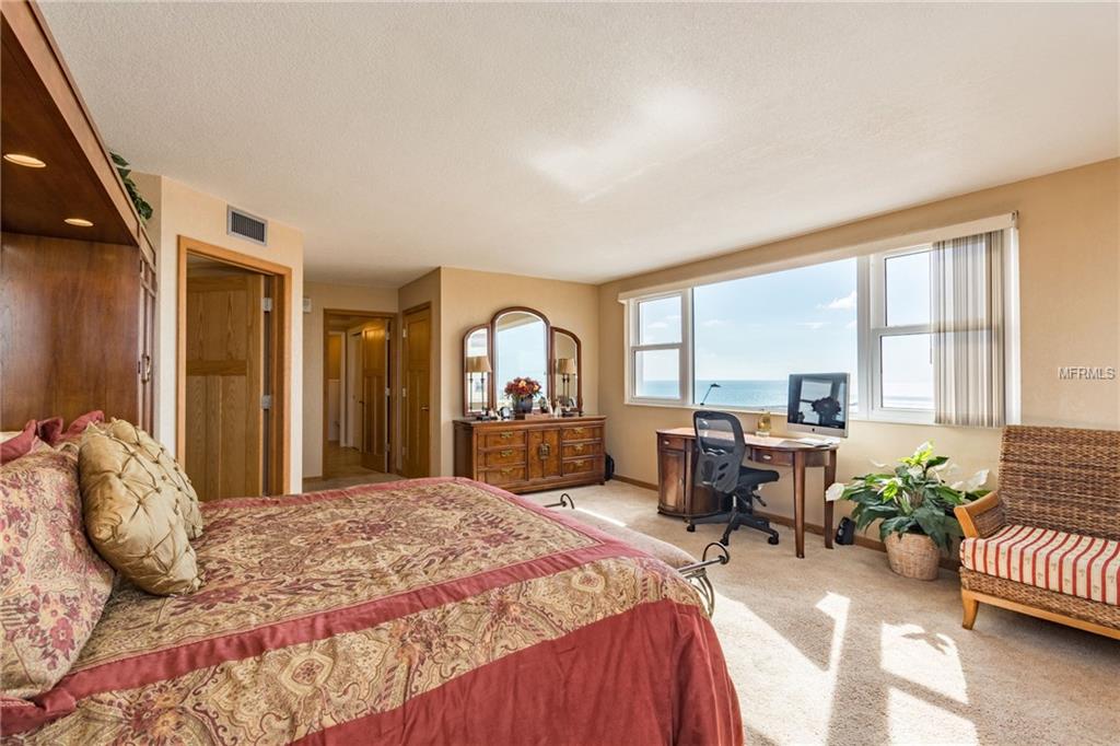 675 S GULFVIEW BOULEVARD, CLEARWATER BEACH, Florida 33767, 3 Bedrooms Bedrooms, 4 Rooms Rooms,3 BathroomsBathrooms,Residential,For sale,GULFVIEW,U7829220