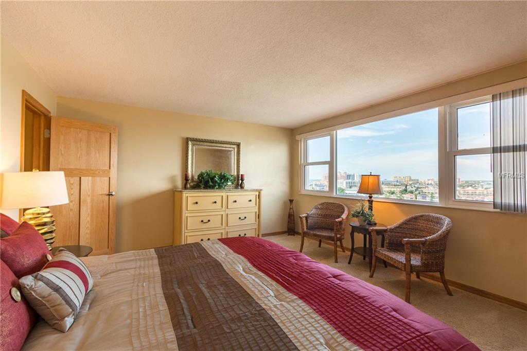 675 S GULFVIEW BOULEVARD, CLEARWATER BEACH, Florida 33767, 3 Bedrooms Bedrooms, 4 Rooms Rooms,3 BathroomsBathrooms,Residential,For sale,GULFVIEW,U7829220