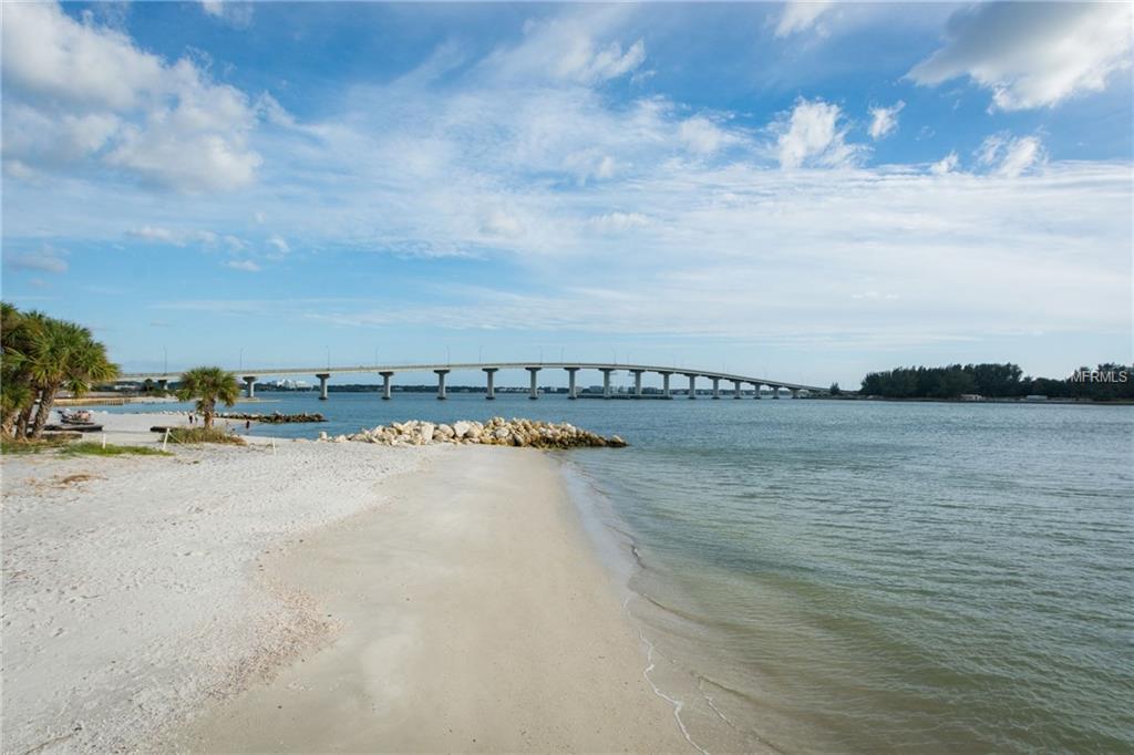 675 S GULFVIEW BOULEVARD, CLEARWATER BEACH, Florida 33767, 3 Bedrooms Bedrooms, 4 Rooms Rooms,3 BathroomsBathrooms,Residential,For sale,GULFVIEW,U7829220