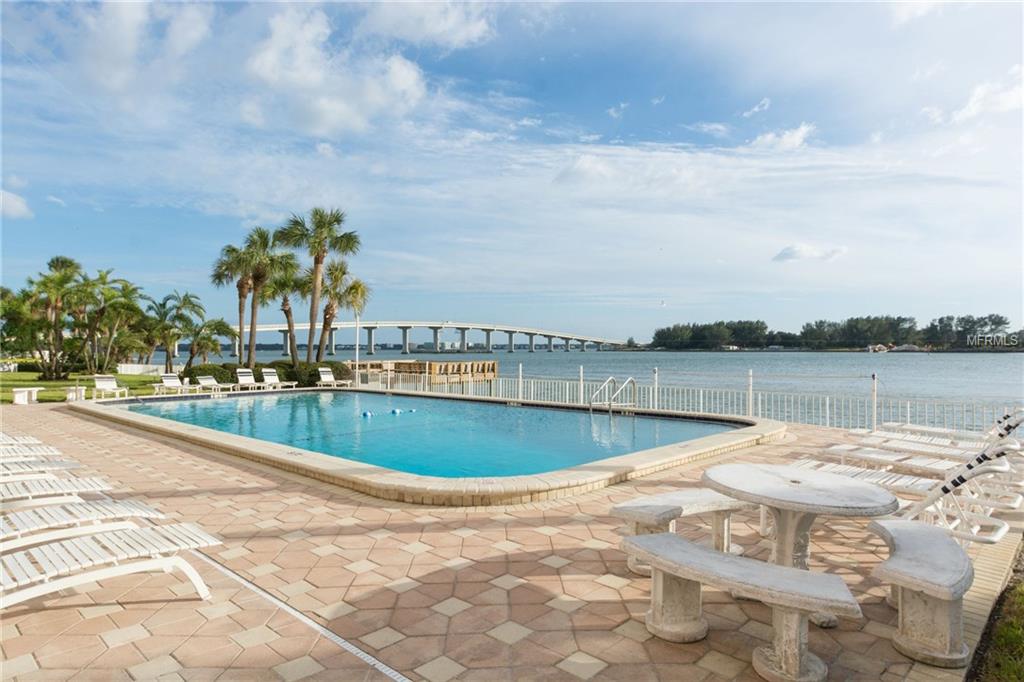 675 S GULFVIEW BOULEVARD, CLEARWATER BEACH, Florida 33767, 3 Bedrooms Bedrooms, 4 Rooms Rooms,3 BathroomsBathrooms,Residential,For sale,GULFVIEW,U7829220