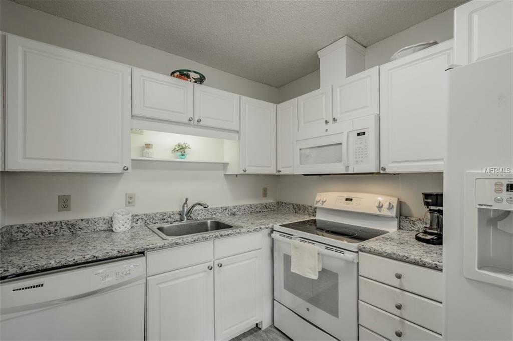 2310 GLENMORE CIRCLE, SUN CITY CENTER, Florida 33573, 2 Bedrooms Bedrooms, 7 Rooms Rooms,2 BathroomsBathrooms,Residential,For sale,GLENMORE,T2923879