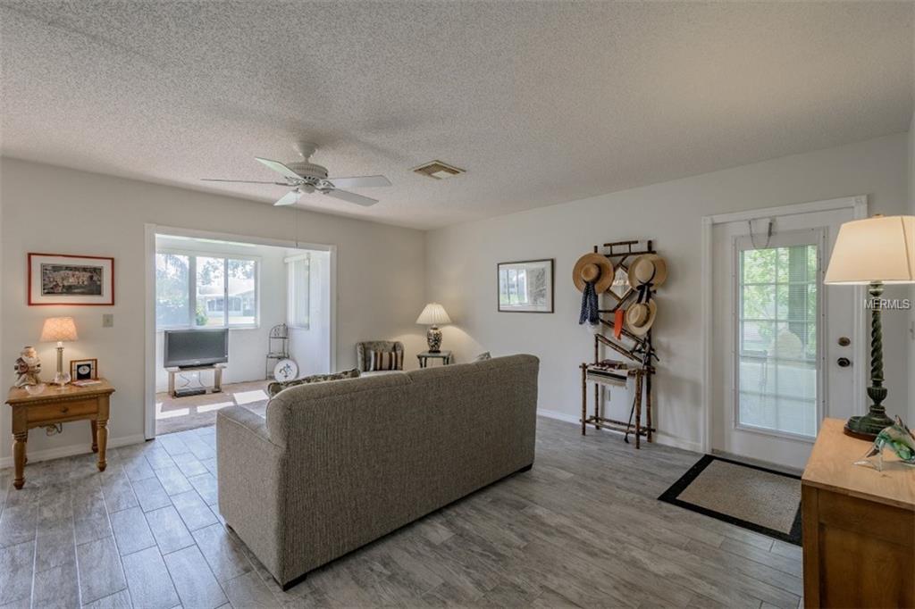 2310 GLENMORE CIRCLE, SUN CITY CENTER, Florida 33573, 2 Bedrooms Bedrooms, 7 Rooms Rooms,2 BathroomsBathrooms,Residential,For sale,GLENMORE,T2923879