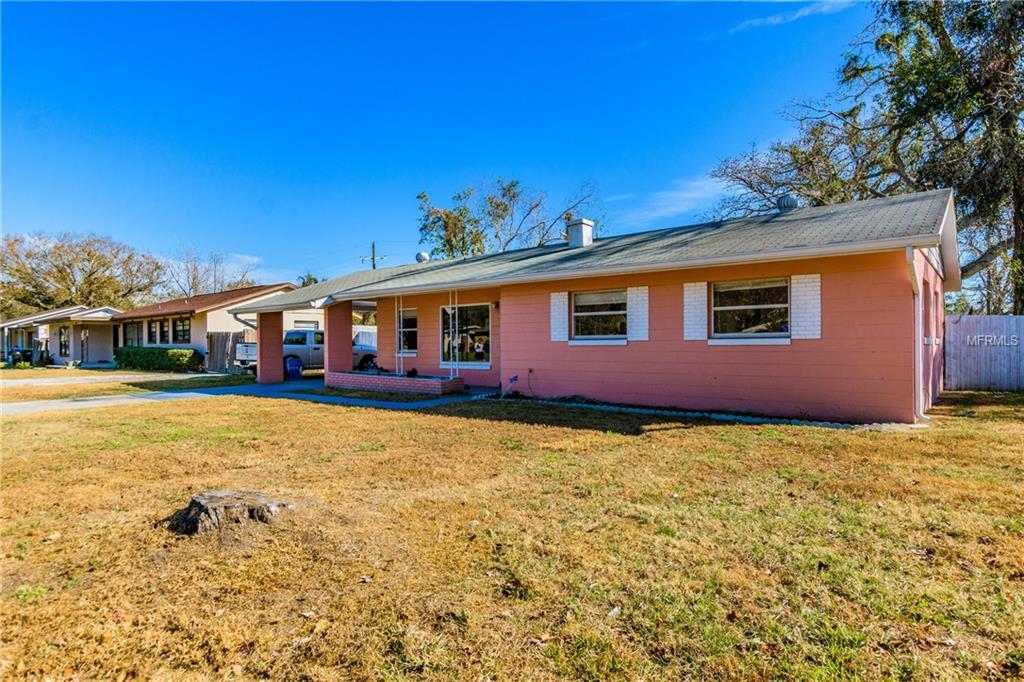 2207 EIFFEL DRIVE, ORLANDO, Florida 32808, 3 Bedrooms Bedrooms, 7 Rooms Rooms,1 BathroomBathrooms,Residential,For sale,EIFFEL,O5558853