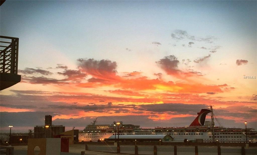 1209 E CUMBERLAND AVENUE, TAMPA, Florida 33602, 2 Bedrooms Bedrooms, 3 Rooms Rooms,2 BathroomsBathrooms,Residential,For sale,CUMBERLAND,T2916562