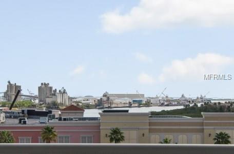 1209 E CUMBERLAND AVENUE, TAMPA, Florida 33602, 2 Bedrooms Bedrooms, 3 Rooms Rooms,2 BathroomsBathrooms,Residential,For sale,CUMBERLAND,T2916562