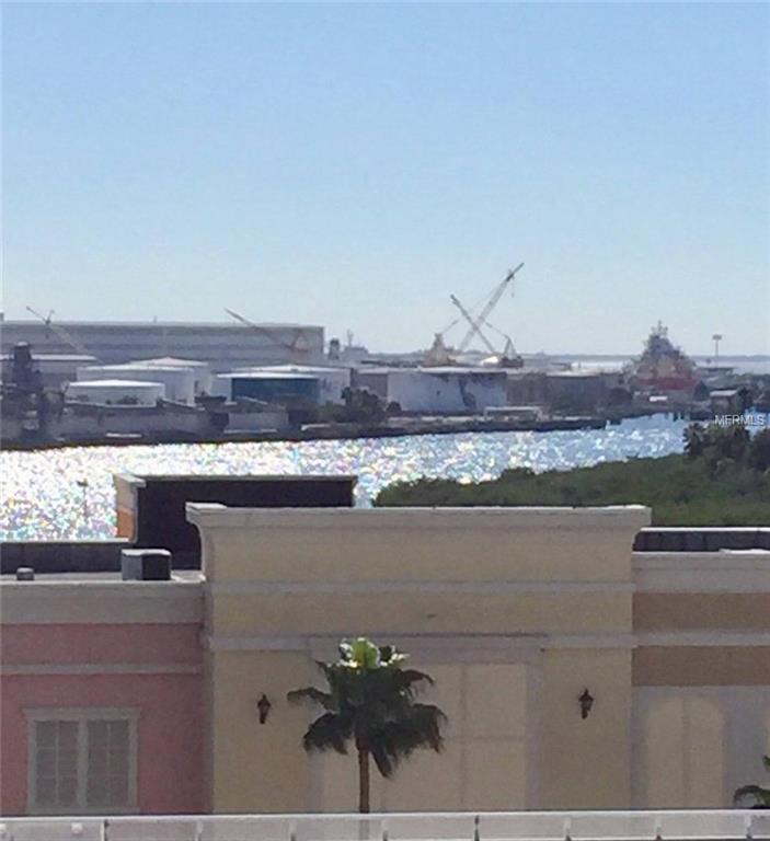 1209 E CUMBERLAND AVENUE, TAMPA, Florida 33602, 2 Bedrooms Bedrooms, 3 Rooms Rooms,2 BathroomsBathrooms,Residential,For sale,CUMBERLAND,T2916562