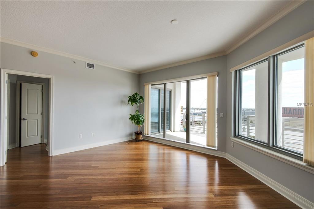 1209 E CUMBERLAND AVENUE, TAMPA, Florida 33602, 2 Bedrooms Bedrooms, 3 Rooms Rooms,2 BathroomsBathrooms,Residential,For sale,CUMBERLAND,T2916562