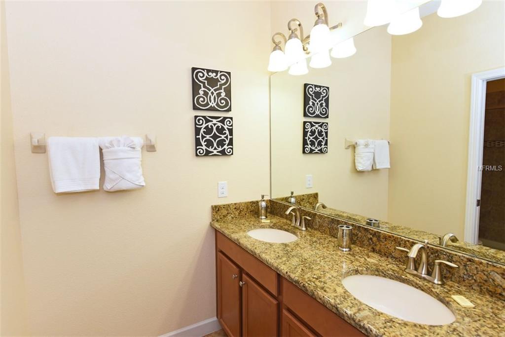 1443 MOON VALLEY DRIVE, KISSIMMEE, Florida 34747, 6 Bedrooms Bedrooms, 5 Rooms Rooms,6 BathroomsBathrooms,Residential,For sale,MOON VALLEY,S4855536