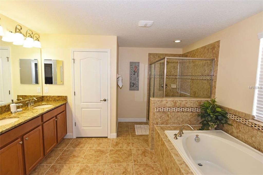 1443 MOON VALLEY DRIVE, KISSIMMEE, Florida 34747, 6 Bedrooms Bedrooms, 5 Rooms Rooms,6 BathroomsBathrooms,Residential,For sale,MOON VALLEY,S4855536