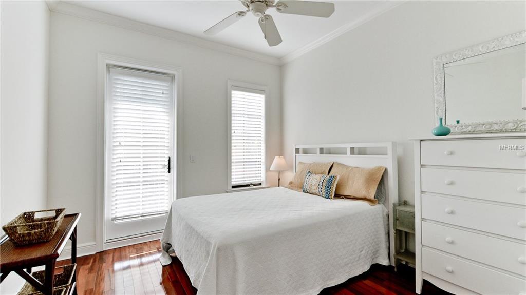 1537 OAK STREET, SARASOTA, Florida 34236, 3 Bedrooms Bedrooms, 6 Rooms Rooms,2 BathroomsBathrooms,Residential,For sale,OAK,A4209409