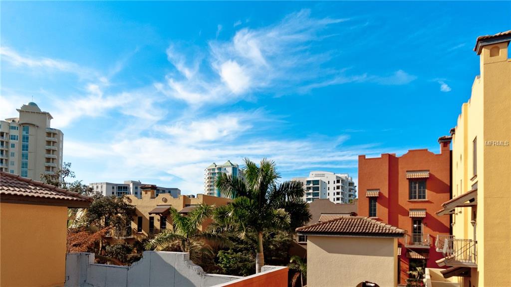 1537 OAK STREET, SARASOTA, Florida 34236, 3 Bedrooms Bedrooms, 6 Rooms Rooms,2 BathroomsBathrooms,Residential,For sale,OAK,A4209409