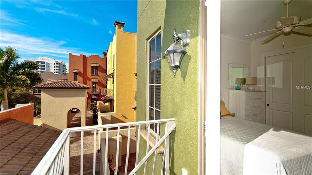 1537 OAK STREET, SARASOTA, Florida 34236, 3 Bedrooms Bedrooms, 6 Rooms Rooms,2 BathroomsBathrooms,Residential,For sale,OAK,A4209409