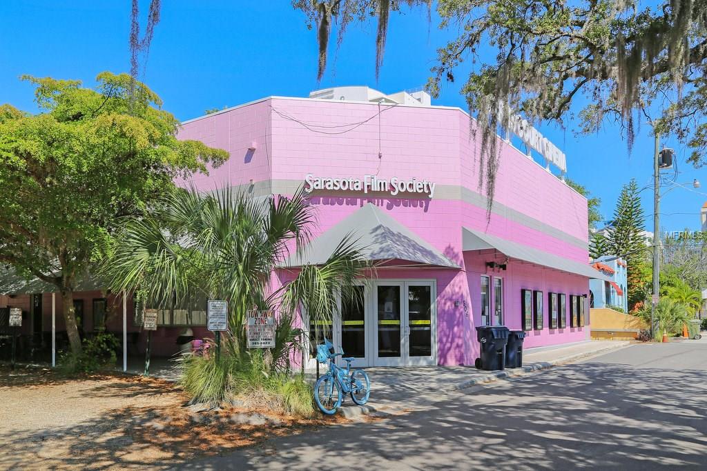 1537 OAK STREET, SARASOTA, Florida 34236, 3 Bedrooms Bedrooms, 6 Rooms Rooms,2 BathroomsBathrooms,Residential,For sale,OAK,A4209409