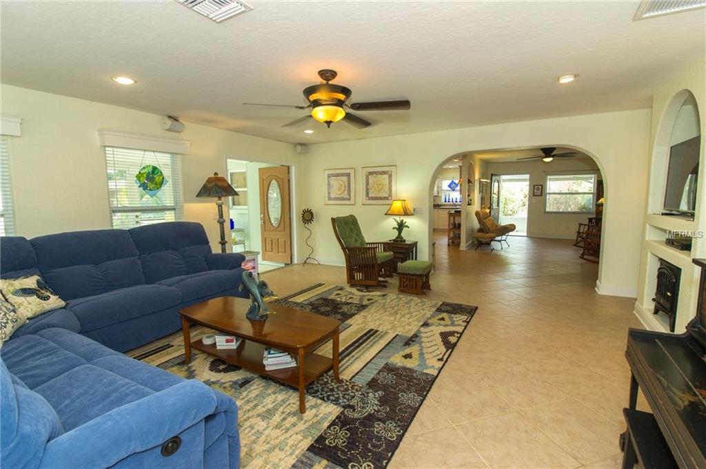 204 ALGIERS DRIVE, VENICE, Florida 34293, 3 Bedrooms Bedrooms, 7 Rooms Rooms,2 BathroomsBathrooms,Residential,For sale,ALGIERS,N5916382