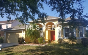 4209 LUGANO COURT, KISSIMMEE, Florida 34746, 4 Bedrooms Bedrooms, 8 Rooms Rooms,2 BathroomsBathrooms,Residential,For sale,LUGANO,O5551954