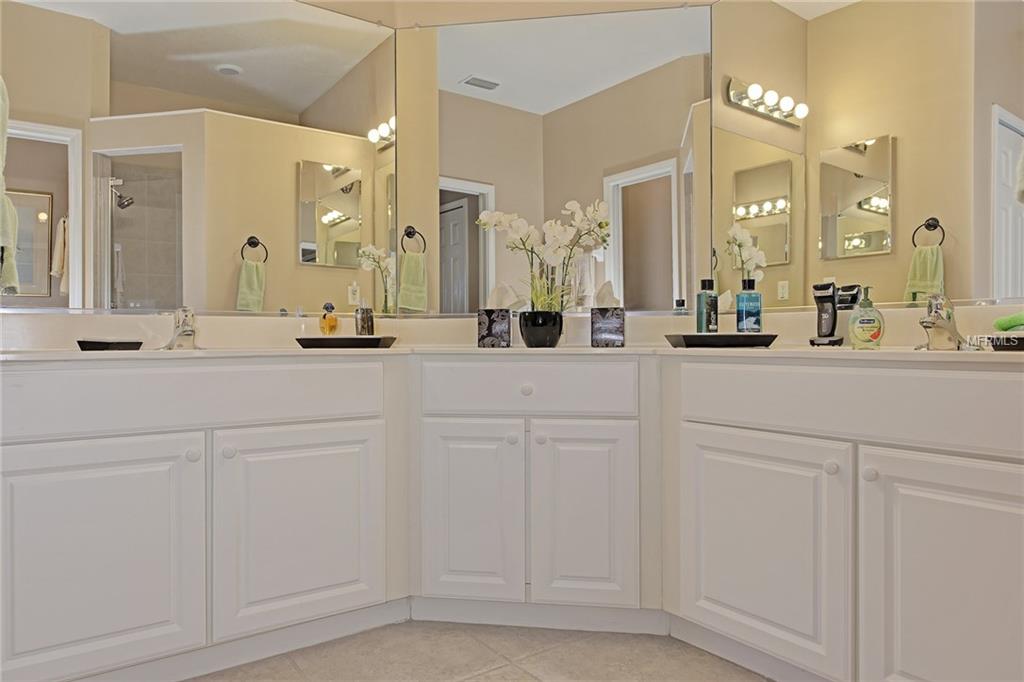 1398 MASENO DRIVE, VENICE, Florida 34292, 2 Bedrooms Bedrooms, 8 Rooms Rooms,2 BathroomsBathrooms,Residential,For sale,MASENO,N5915765