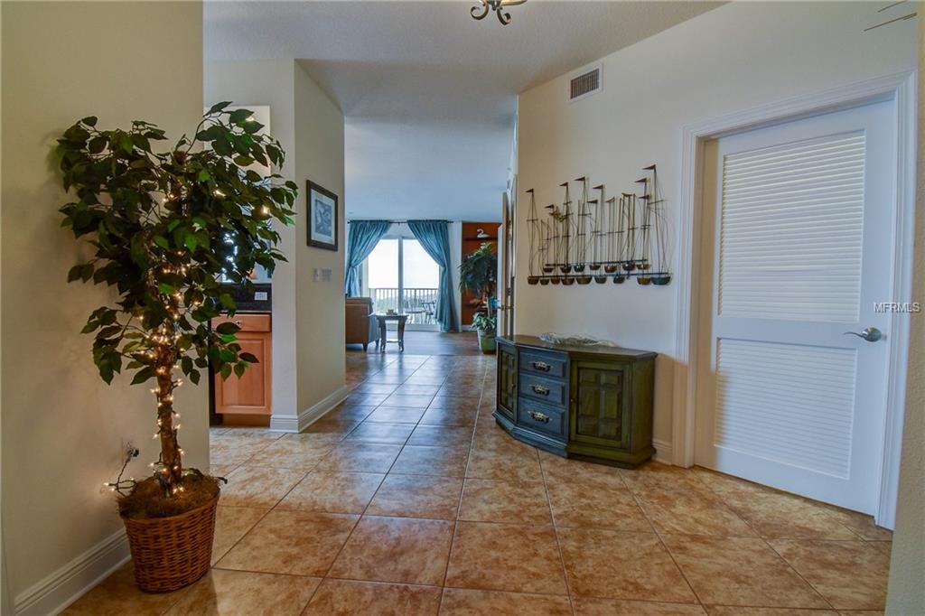 628 CLEVELAND STREET, CLEARWATER, Florida 33755, 1 Bedroom Bedrooms, 4 Rooms Rooms,2 BathroomsBathrooms,Residential,For sale,CLEVELAND,U7844666