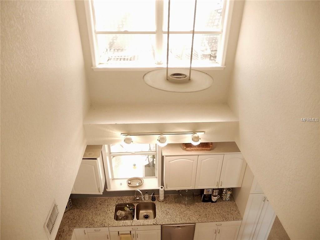 1821 LAKEVIEW ROAD, CLEARWATER, Florida 33764, 4 Bedrooms Bedrooms, 8 Rooms Rooms,3 BathroomsBathrooms,Residential,For sale,LAKEVIEW,U7846452