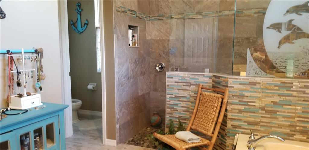 7106 SOUTHGATE COURT, SARASOTA, Florida 34243, 4 Bedrooms Bedrooms, 5 Rooms Rooms,2 BathroomsBathrooms,Residential,For sale,SOUTHGATE,A4209194