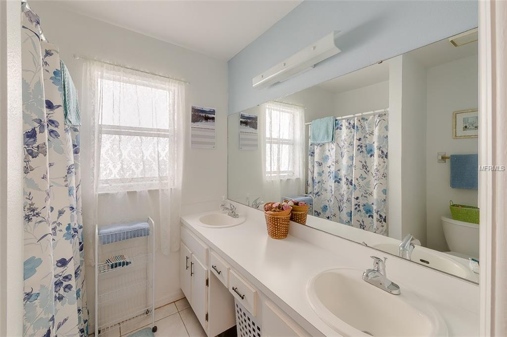 9142 DUBOIS BOULEVARD, ORLANDO, Florida 32825, 2 Bedrooms Bedrooms, 5 Rooms Rooms,2 BathroomsBathrooms,Residential,For sale,DUBOIS,O5561176