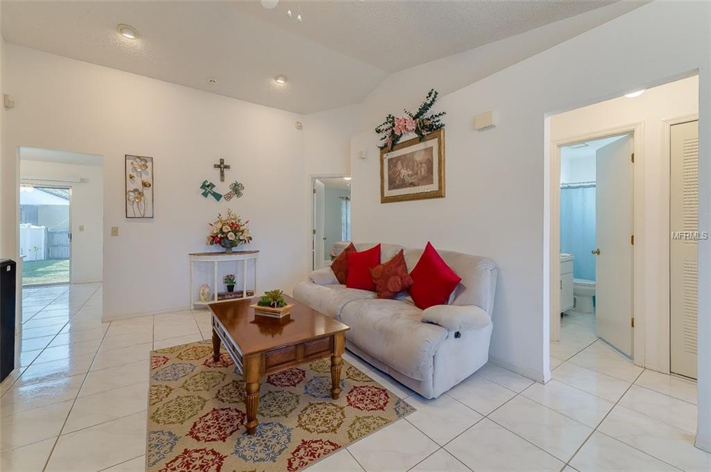 9142 DUBOIS BOULEVARD, ORLANDO, Florida 32825, 2 Bedrooms Bedrooms, 5 Rooms Rooms,2 BathroomsBathrooms,Residential,For sale,DUBOIS,O5561176