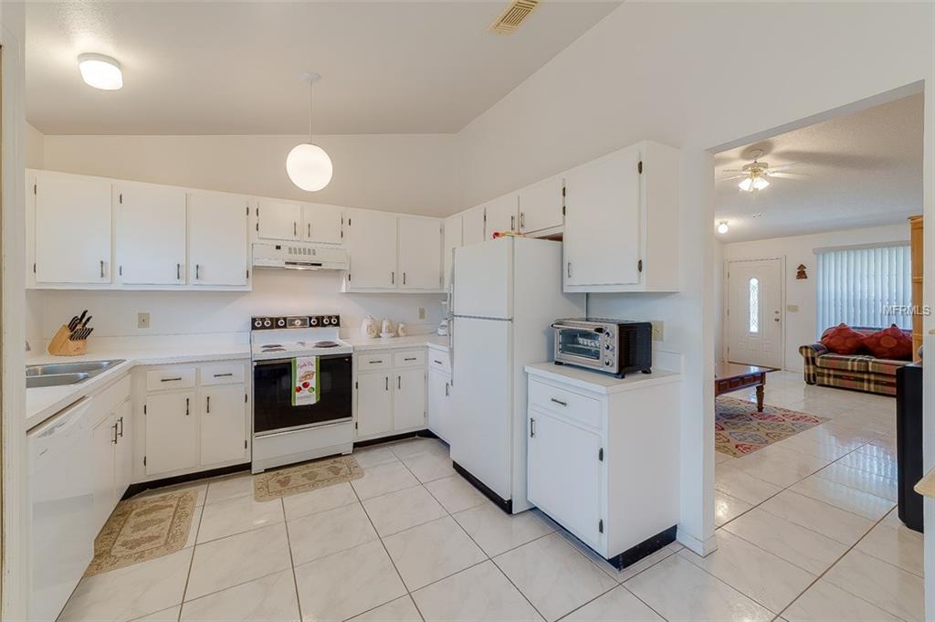 9142 DUBOIS BOULEVARD, ORLANDO, Florida 32825, 2 Bedrooms Bedrooms, 5 Rooms Rooms,2 BathroomsBathrooms,Residential,For sale,DUBOIS,O5561176