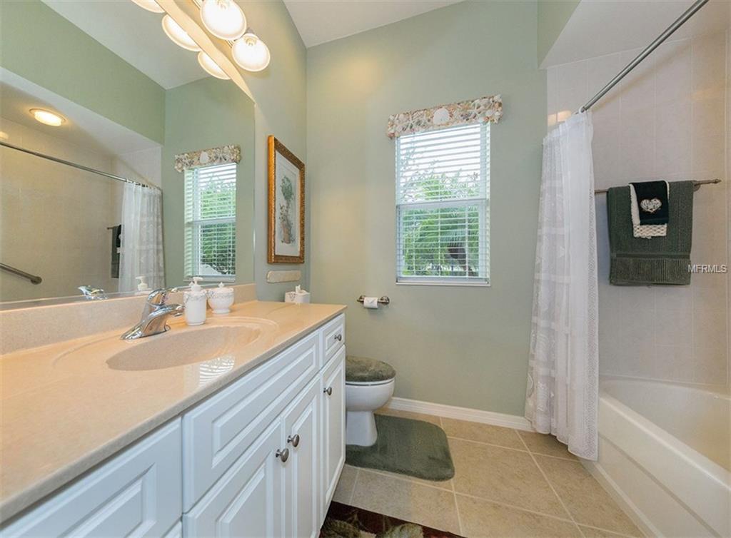 832 AMARYLLIS LANE, VENICE, Florida 34292, 4 Bedrooms Bedrooms, 9 Rooms Rooms,3 BathroomsBathrooms,Residential,For sale,AMARYLLIS,N5914631