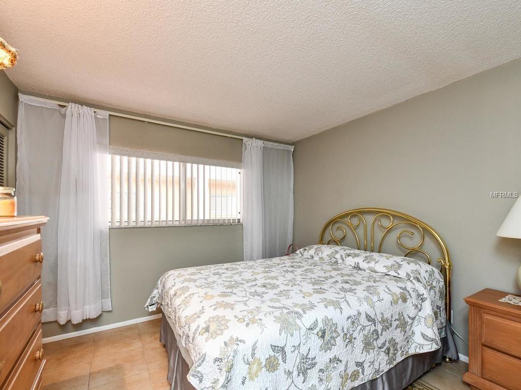 1330 GLEN OAKS DRIVE E, SARASOTA, Florida 34232, 2 Bedrooms Bedrooms, 4 Rooms Rooms,2 BathroomsBathrooms,Residential,For sale,GLEN OAKS,A4208580