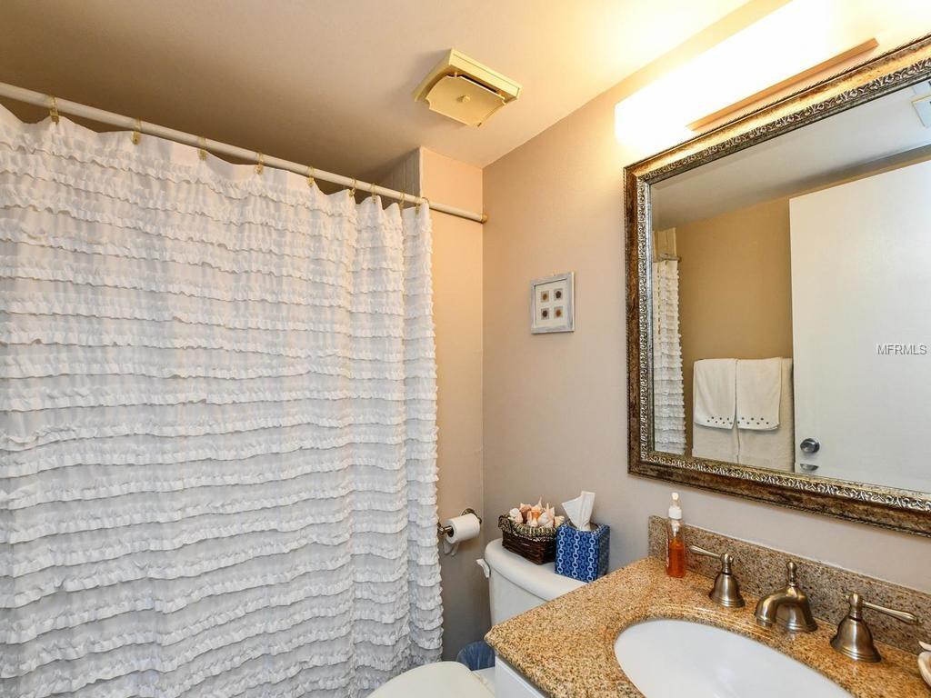 1330 GLEN OAKS DRIVE E, SARASOTA, Florida 34232, 2 Bedrooms Bedrooms, 4 Rooms Rooms,2 BathroomsBathrooms,Residential,For sale,GLEN OAKS,A4208580