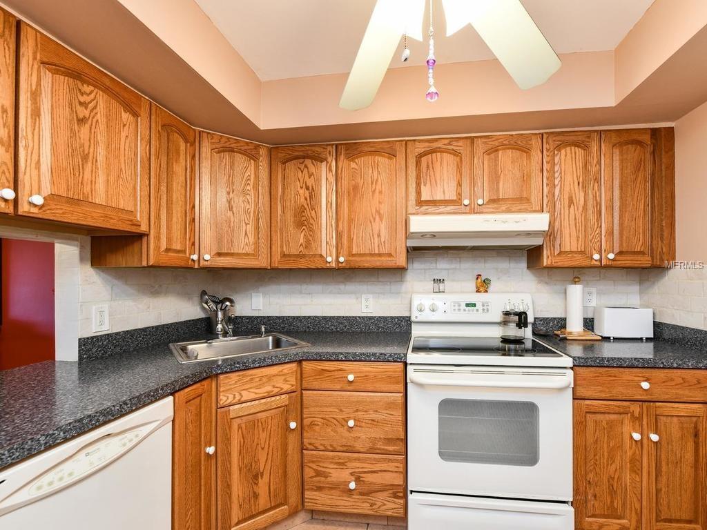 1330 GLEN OAKS DRIVE E, SARASOTA, Florida 34232, 2 Bedrooms Bedrooms, 4 Rooms Rooms,2 BathroomsBathrooms,Residential,For sale,GLEN OAKS,A4208580