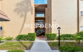 1330 GLEN OAKS DRIVE E, SARASOTA, Florida 34232, 2 Bedrooms Bedrooms, 4 Rooms Rooms,2 BathroomsBathrooms,Residential,For sale,GLEN OAKS,A4208580