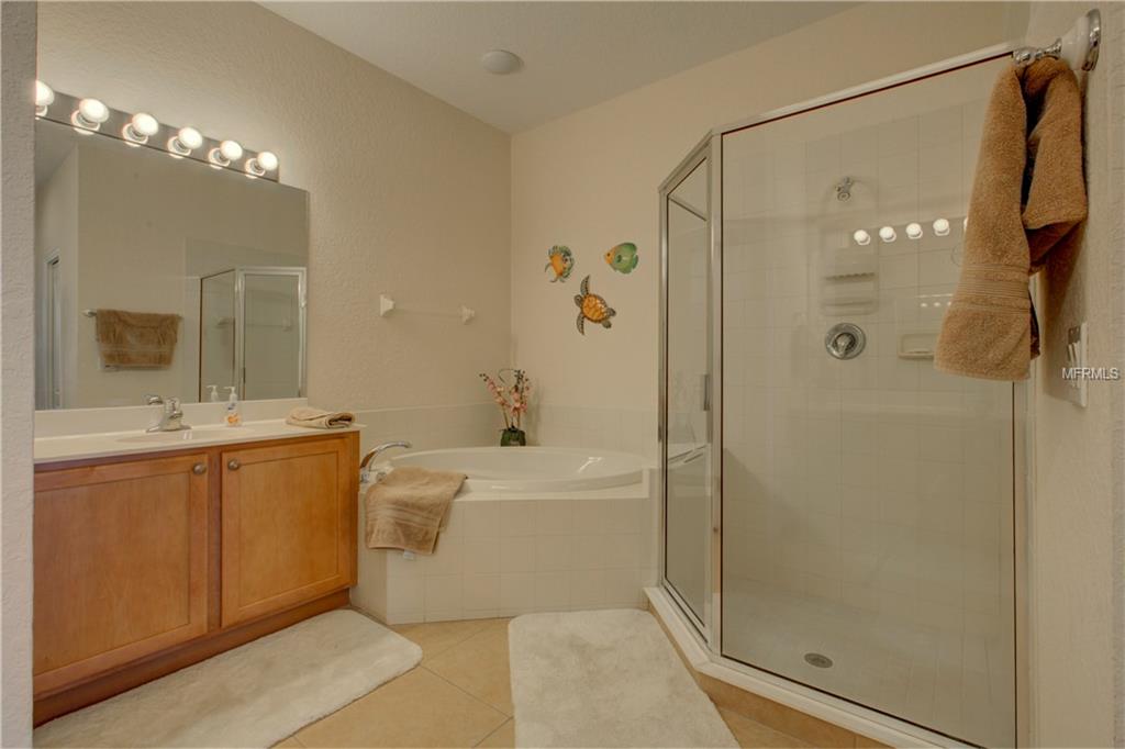 BRADENTON, Florida 34212, 2 Bedrooms Bedrooms, 6 Rooms Rooms,2 BathroomsBathrooms,Residential,For sale,A4209628