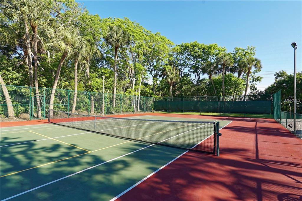 5068 VILLAGE GARDENS DRIVE, SARASOTA, Florida 34234, 2 Bedrooms Bedrooms, 5 Rooms Rooms,2 BathroomsBathrooms,Residential,For sale,VILLAGE GARDENS,A4210033