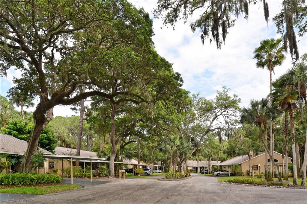 5068 VILLAGE GARDENS DRIVE, SARASOTA, Florida 34234, 2 Bedrooms Bedrooms, 5 Rooms Rooms,2 BathroomsBathrooms,Residential,For sale,VILLAGE GARDENS,A4210033