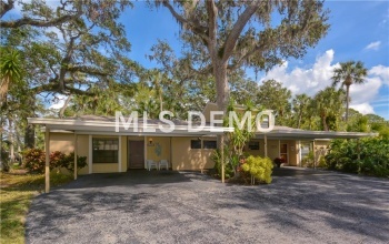 5068 VILLAGE GARDENS DRIVE, SARASOTA, Florida 34234, 2 Bedrooms Bedrooms, 5 Rooms Rooms,2 BathroomsBathrooms,Residential,For sale,VILLAGE GARDENS,A4210033