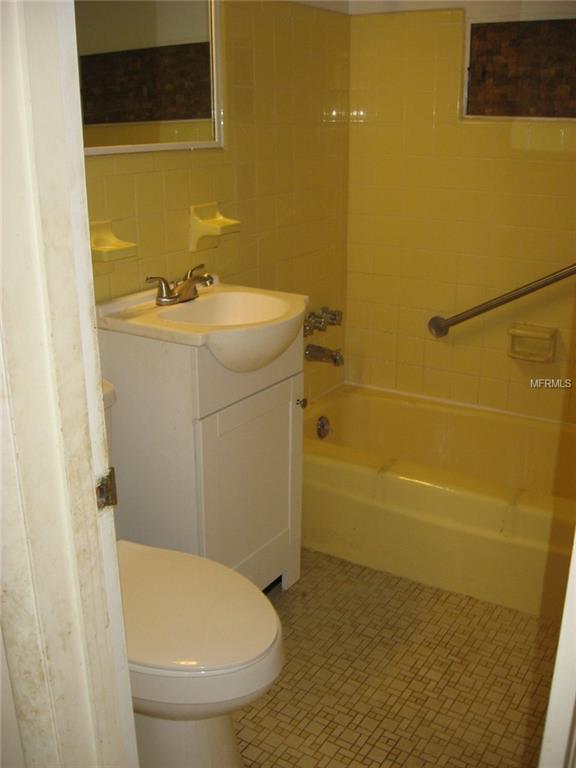 672 E NORMANDY BOULEVARD, DELTONA, Florida 32725, 3 Bedrooms Bedrooms, 5 Rooms Rooms,2 BathroomsBathrooms,Residential,For sale,NORMANDY,V4722946