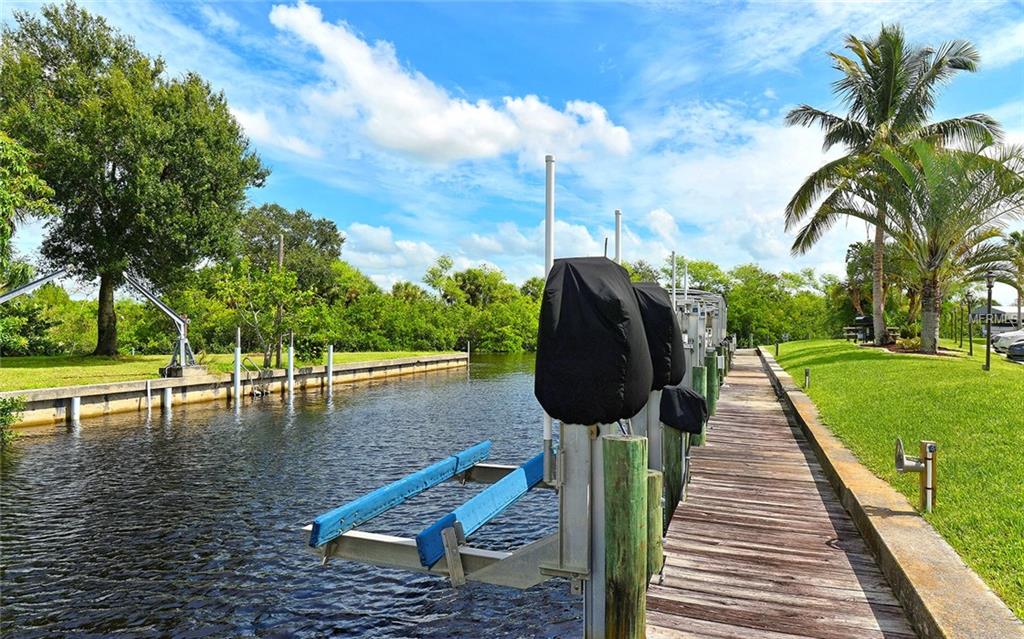 4410 WARREN AVENUE, PORT CHARLOTTE, Florida 33953, 4 Bedrooms Bedrooms, 6 Rooms Rooms,2 BathroomsBathrooms,Residential,For sale,WARREN,N5914344