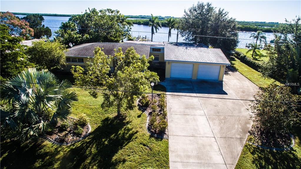 3444 PEACE RIVER DRIVE, PUNTA GORDA, Florida 33983, 4 Bedrooms Bedrooms, 9 Rooms Rooms,3 BathroomsBathrooms,Residential,For sale,PEACE RIVER,C7245151