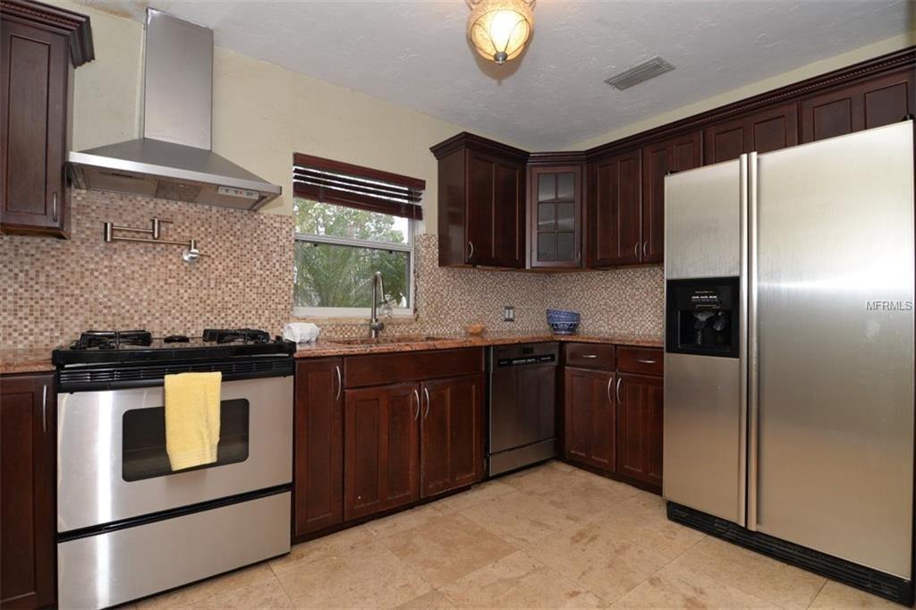 400 E GRANT STREET, ORLANDO, Florida 32806, 3 Bedrooms Bedrooms, 4 Rooms Rooms,2 BathroomsBathrooms,Residential,For sale,GRANT,O5556053