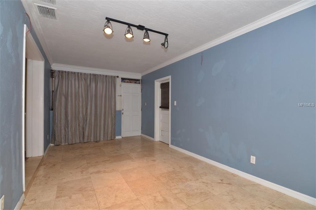 400 E GRANT STREET, ORLANDO, Florida 32806, 3 Bedrooms Bedrooms, 4 Rooms Rooms,2 BathroomsBathrooms,Residential,For sale,GRANT,O5556053