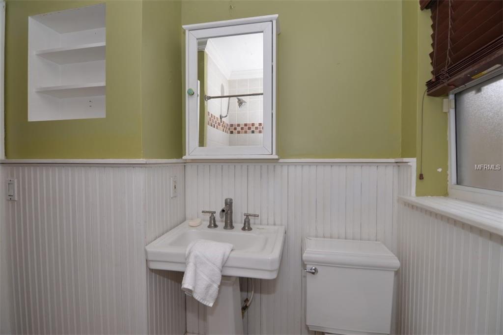 400 E GRANT STREET, ORLANDO, Florida 32806, 3 Bedrooms Bedrooms, 4 Rooms Rooms,2 BathroomsBathrooms,Residential,For sale,GRANT,O5556053